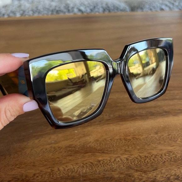 EUC FENDI SUNGLASSES